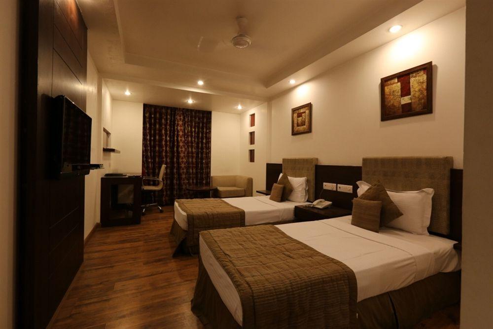 Le Roi Near Railway Station New Delhi