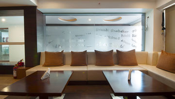 Le Roi Near Railway Station Hotel 3*