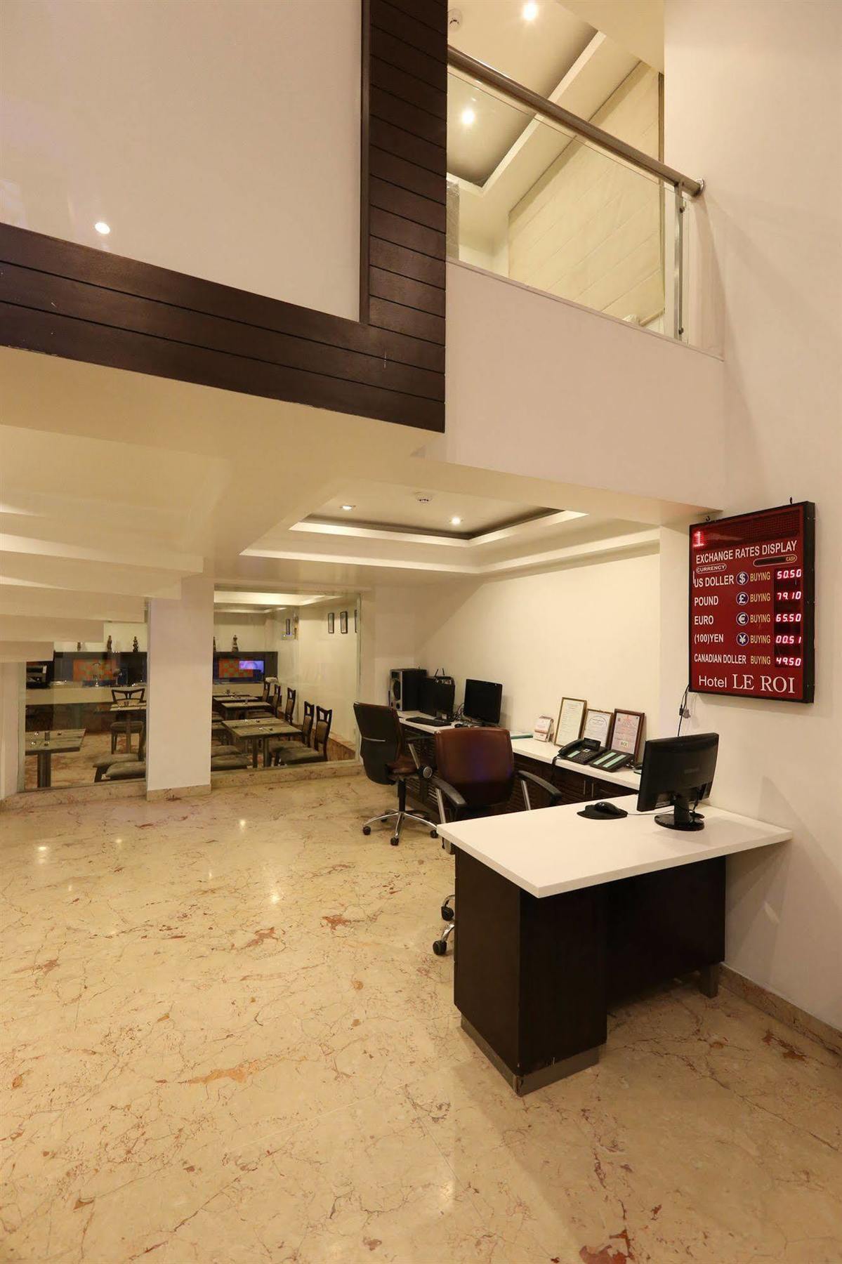 Hotel Le Roi Near Railway Station New Delhi